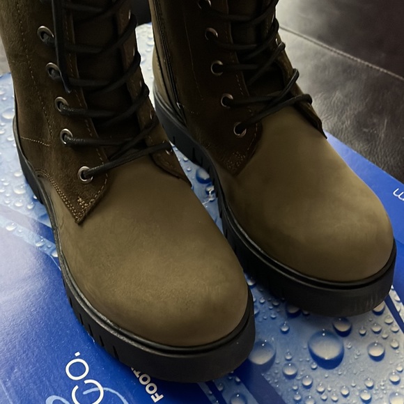 BNIB Bos. & Co. Tall Boots with Laces - Picture 5 of 6